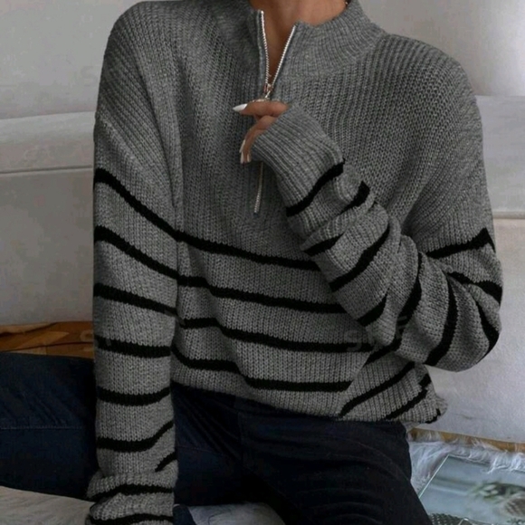 Shein Sweater Quarter Zip-Up Grey and Black Large Cropped - Picture 7 of 10
